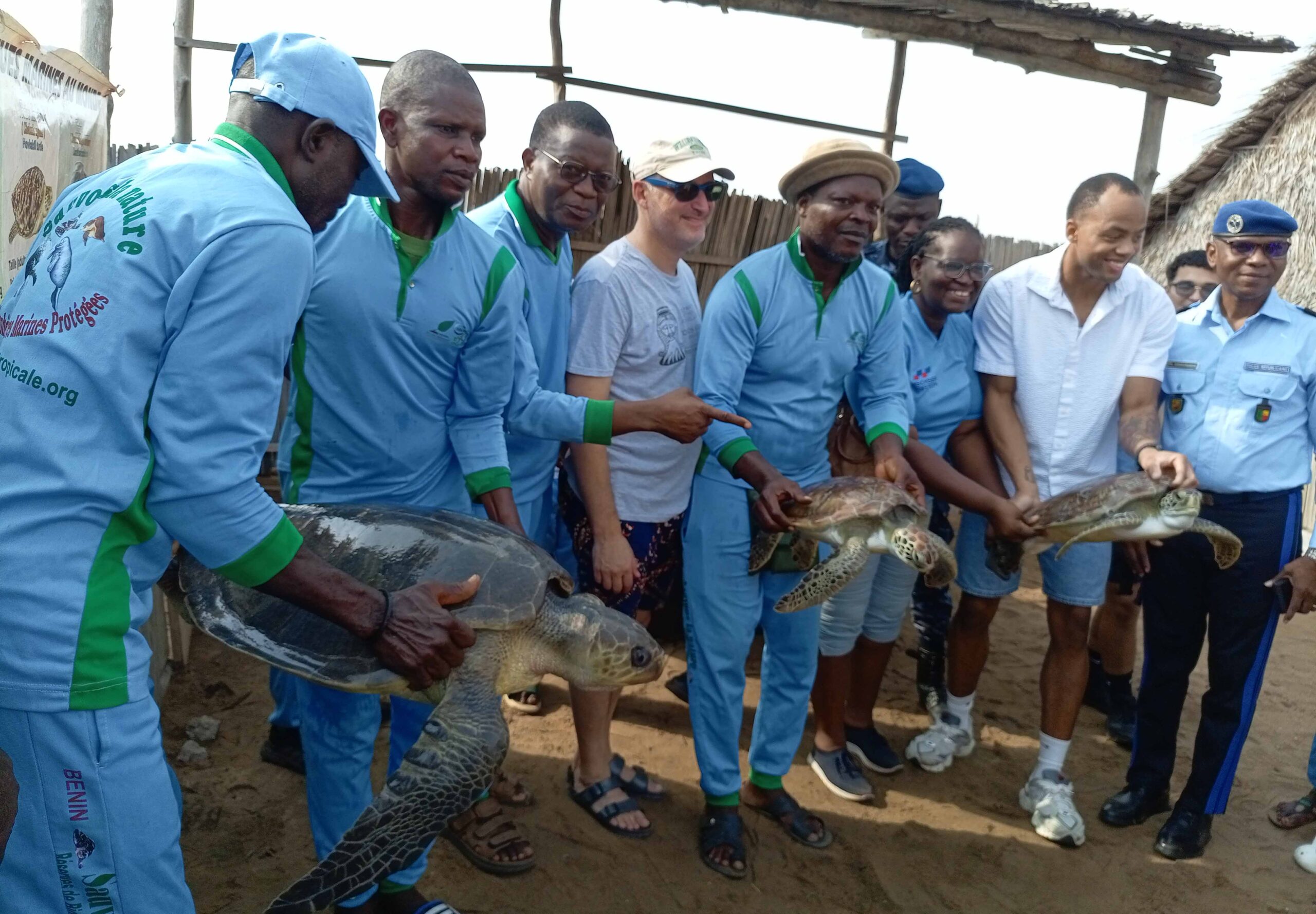 Journées nationales des tortues marines 2026: une forte délégation de la communauté américaine au Bénin visite le Centre d’éducation Environnementale de Nature Tropicale ONG à PK6 Littoral dans l’AMP de Donaten