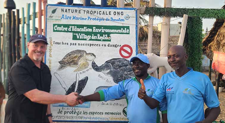 43ième Symposium International des tortues marines au Ghana : le Dr Roderic MAST de SWOT visite le Togo et le Bénin